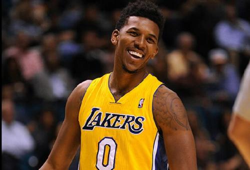 凯恩：英格兰队的新领袖是贝林厄姆、萨卡、格伊、赖斯和我（凯恩点名英格兰新一代领袖：贝林厄姆、萨卡、格伊、赖斯加上我）