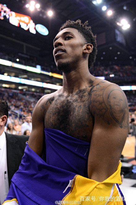 波媒：佛罗伦萨有意斯佩齐亚的波兰国脚维希涅夫斯基（波兰媒体：佛罗伦萨看中斯佩齐亚的波兰国脚维希涅夫斯基）