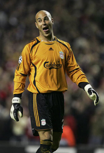 跟队：邓弗里斯很可能缺席米兰德比，奥古斯托做好顶替准备（随队记者：邓弗里斯恐无缘米兰德比，奥古斯托已准备顶替出场）