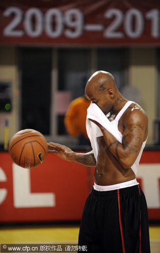 毕尔巴鄂竞技2-0莱万特，罗伯特-纳瓦罗建功，尼科-威廉斯锦上添花（毕尔巴鄂竞技2-0力克莱万特：罗伯特-纳瓦罗先拔头筹，尼科-威廉斯锁定胜局）