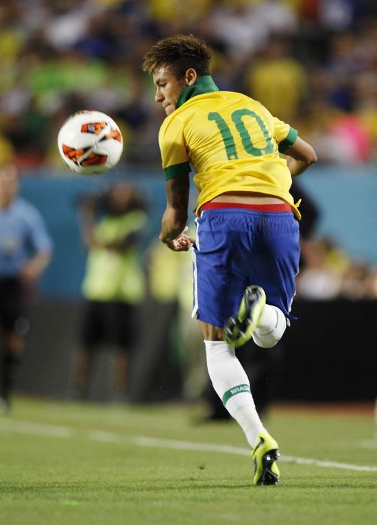 太阳报：雷德克纳普价值500万英镑的住宅遭遇入室盗窃（太阳报：窃贼闯入雷德克纳普估值500万英镑的豪宅）