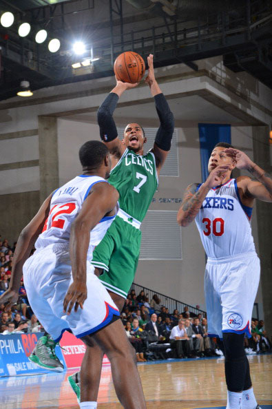 体育精神，霍伊伦祝贺麦克托米奈和苏格兰晋级世界杯（霍伊伦致贺麦克托米奈与苏格兰晋级世界杯，诠释体育精神）